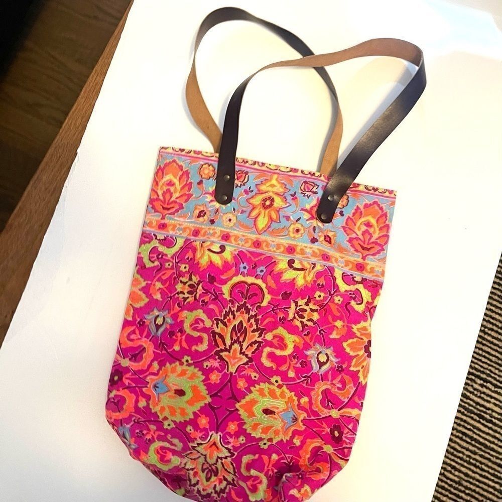 Neon shoulder bag beach tote